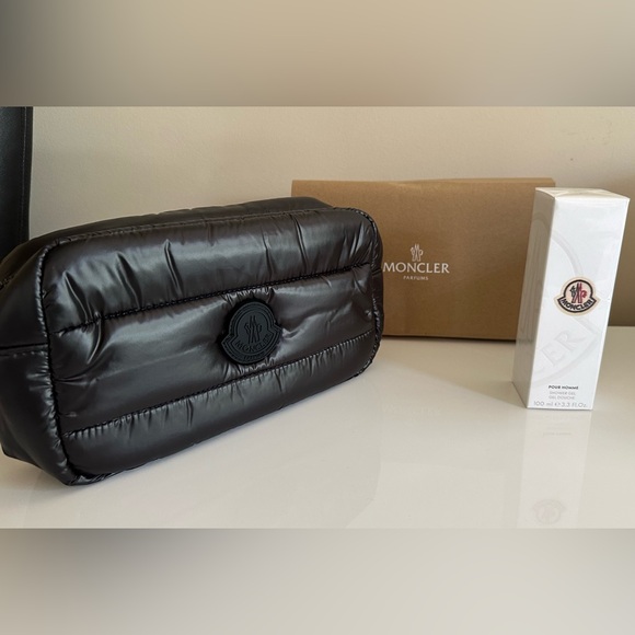 NEW Moncler Toiletry Bag + FREE Gift with Purchase Moncler Shower Gel - Picture 2 of 11